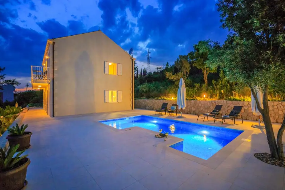 Villa Hillside Nest