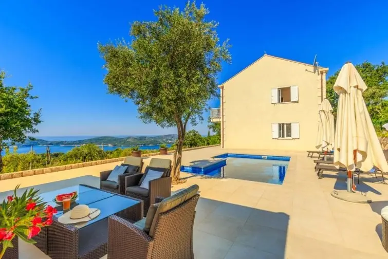 Villa Hillside Nest