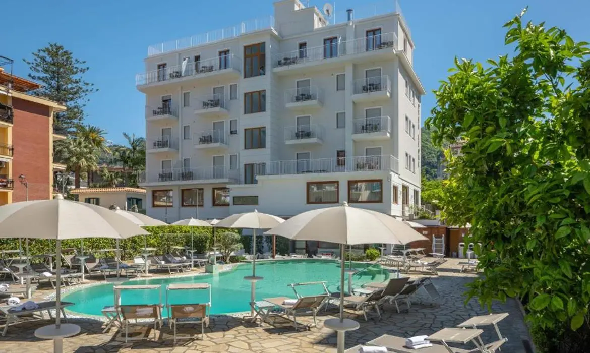 Leone Hotel