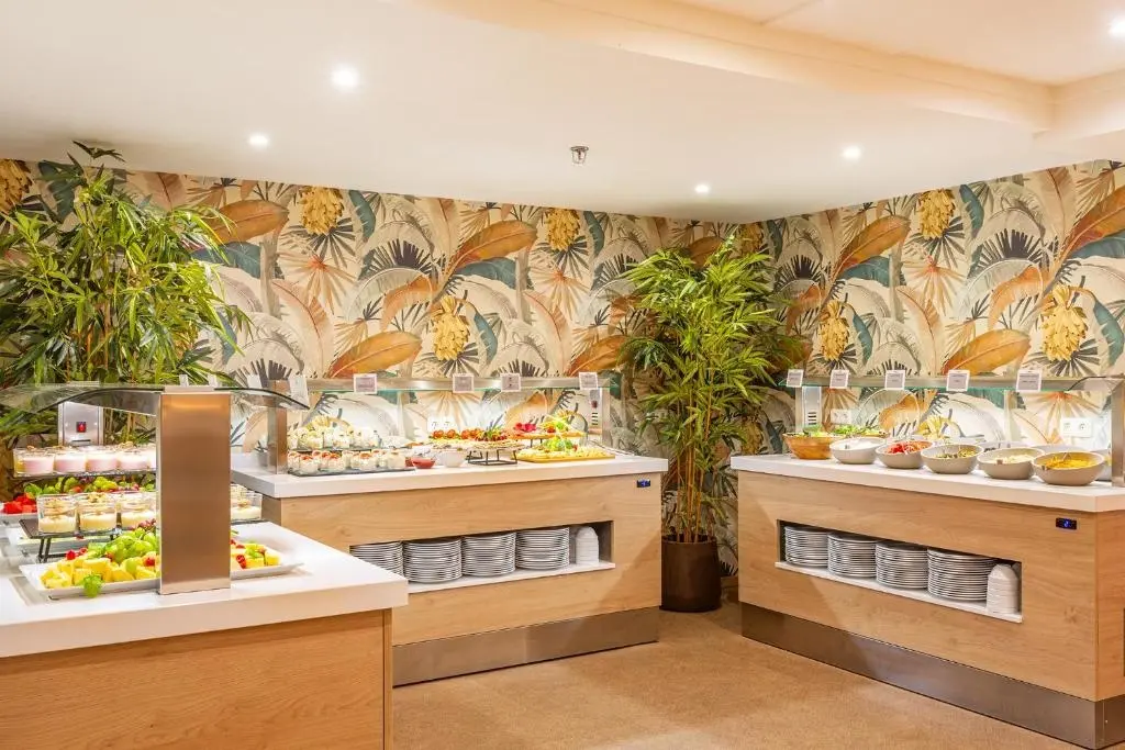 Sunset Beach Club (AGP) gallery image 19