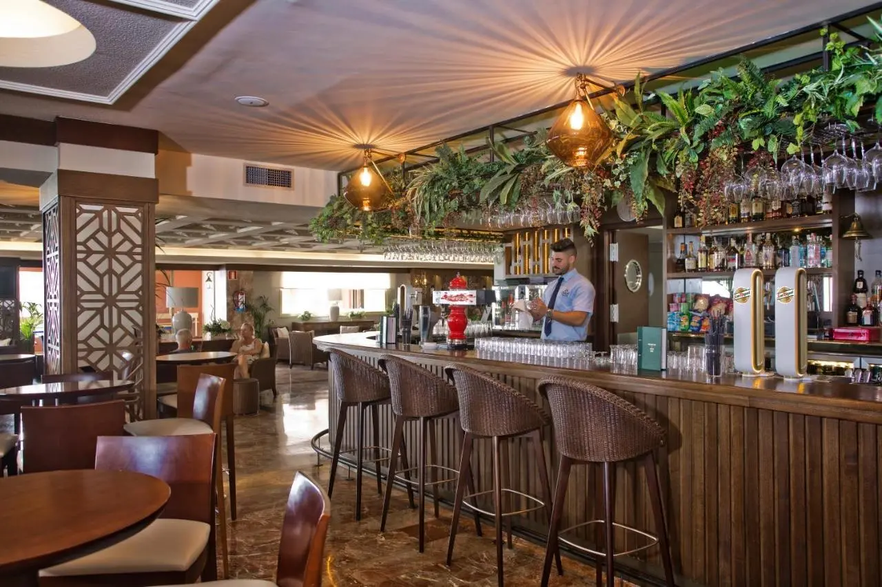 Sunset Beach Club (AGP) gallery image 6