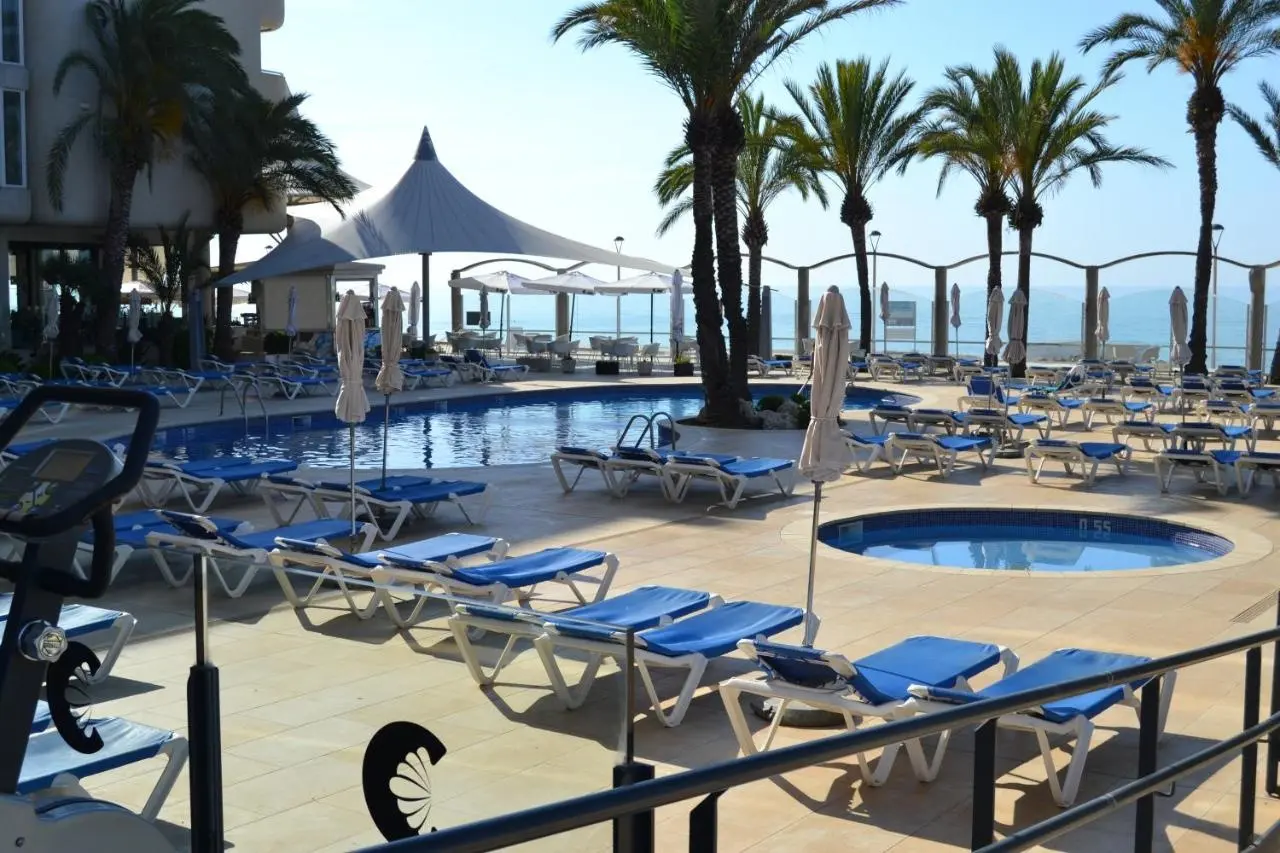 Caprici Beach Hotel And Spa gallery image 2