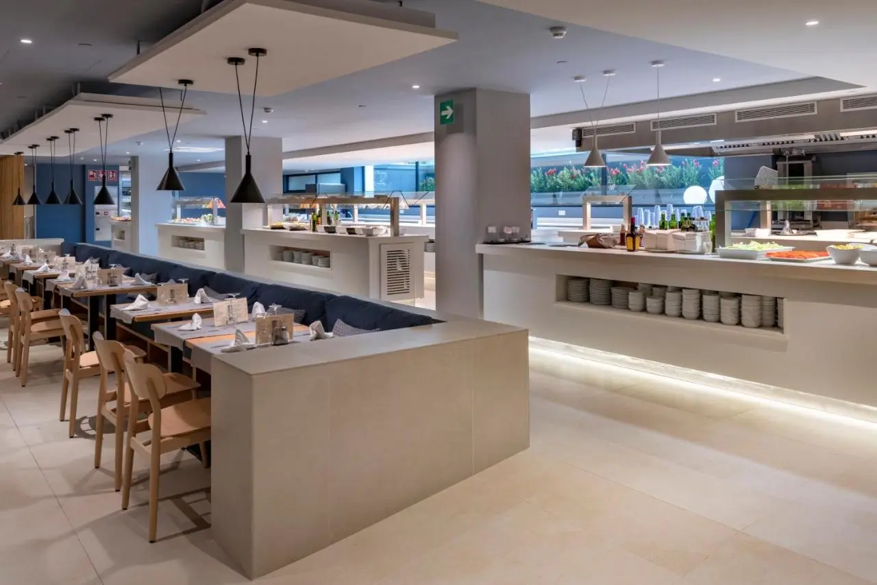 Caprici Beach Hotel And Spa gallery image 9