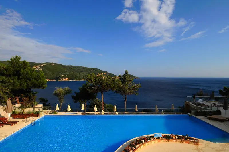 Akrotiri Beach Hotel gallery image 1