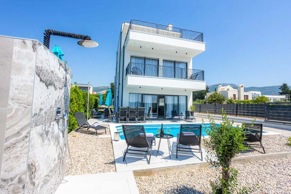 Villa Split Shoreline