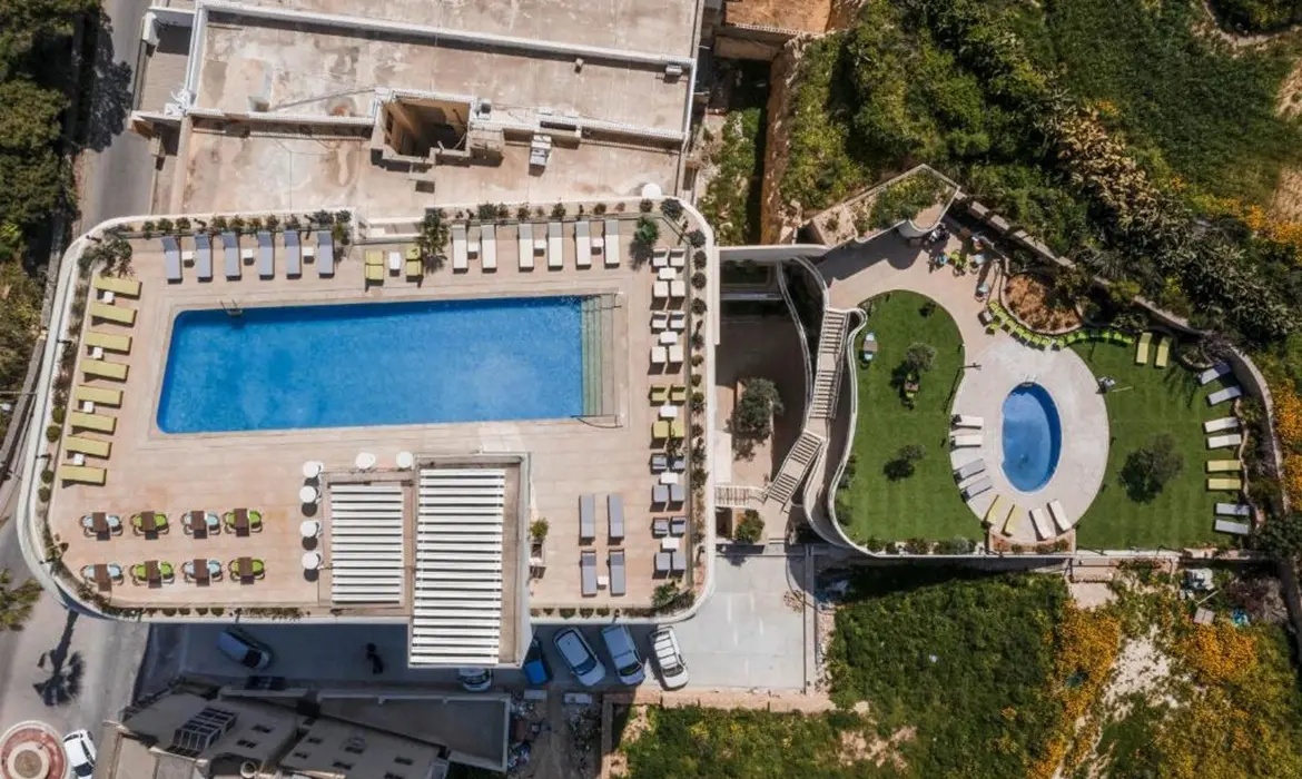 Reef Hotel & Spa