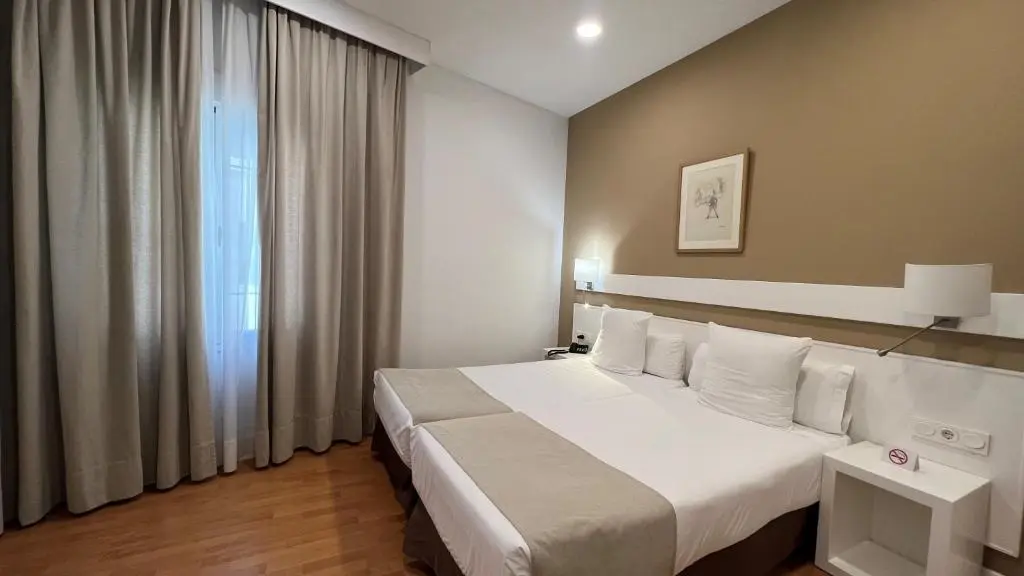 Alcazar Hotel gallery image 10