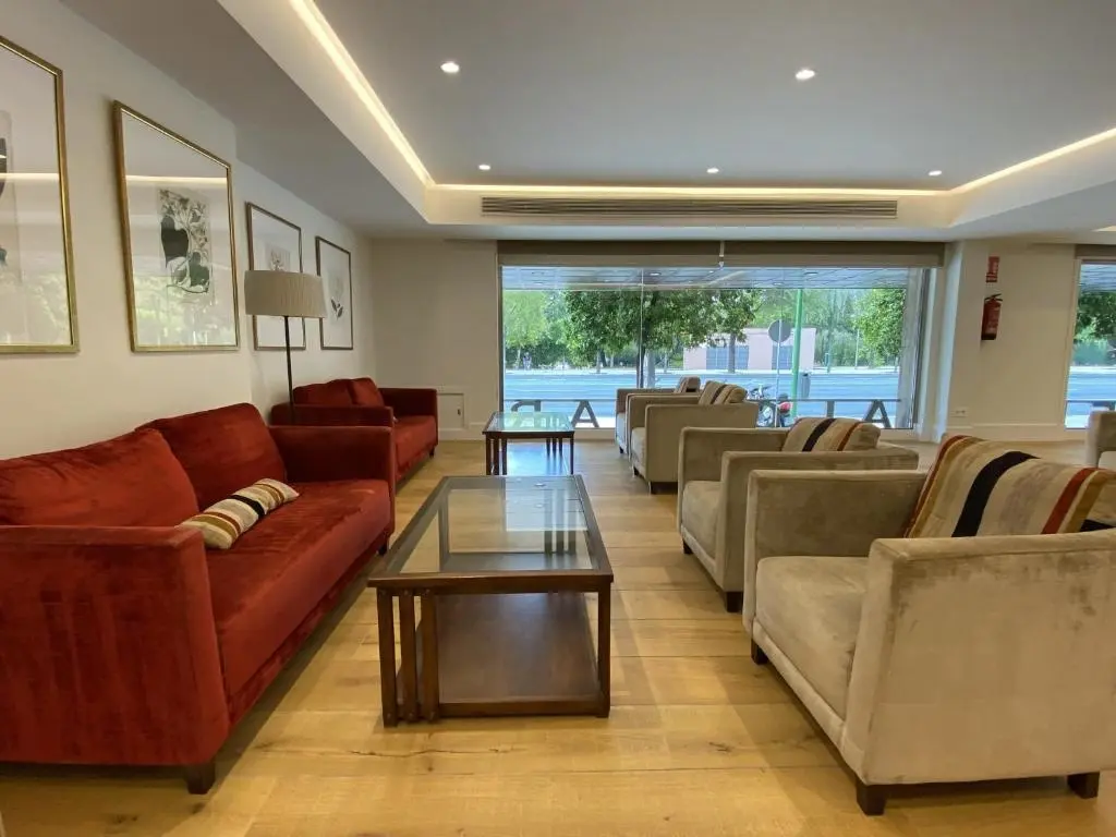 Alcazar Hotel gallery image 15