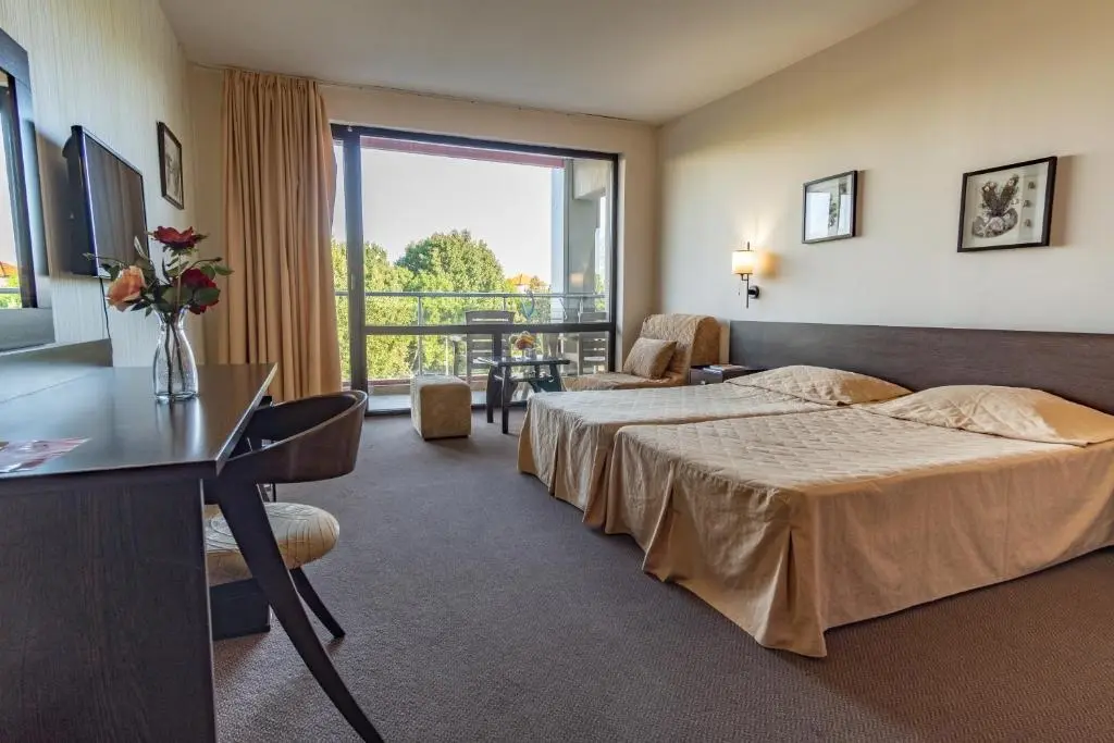 Flamingo Beach Hotel gallery image 13
