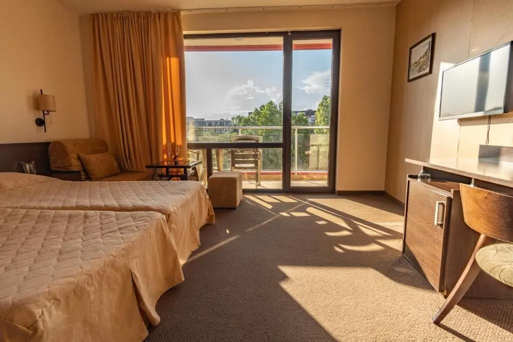 Flamingo Beach Hotel gallery image 14