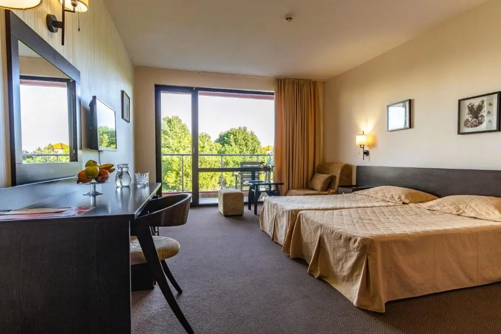 Flamingo Beach Hotel gallery image 17