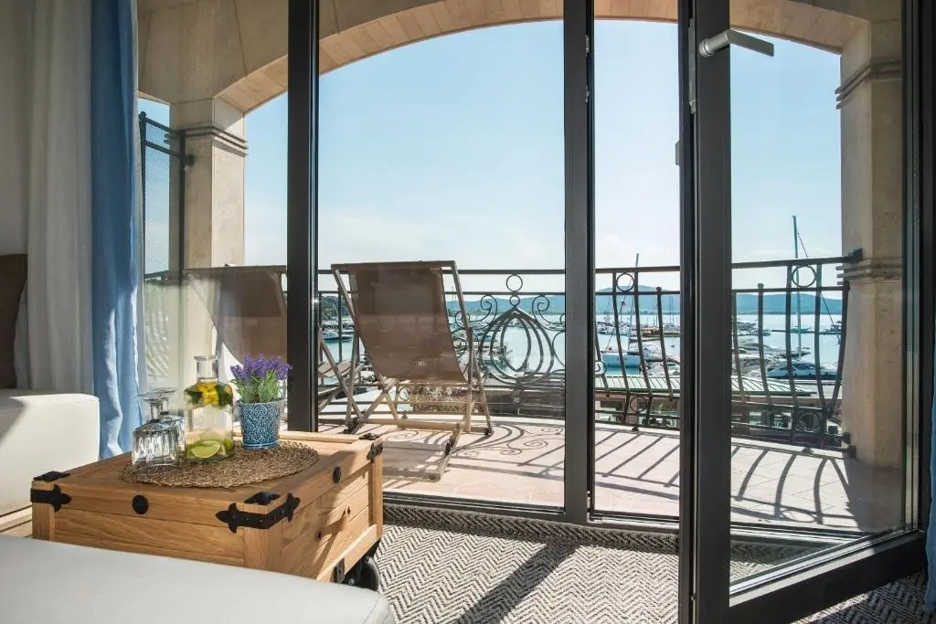 Blu Bay Hotel gallery image 28