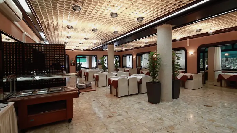 Sumratin Hotel gallery image 22