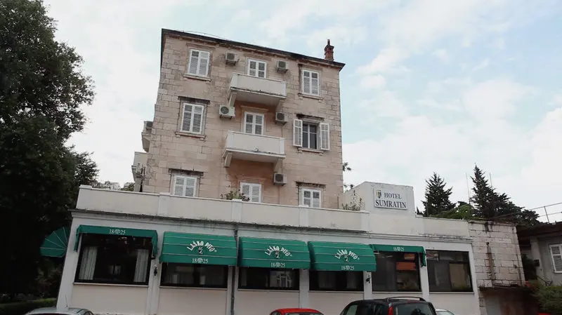 Sumratin Hotel gallery image 1