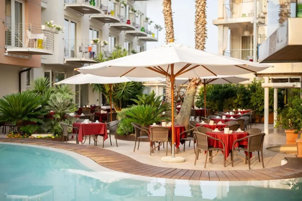 Color Hotel Style, Design & Gourmet gallery image 7