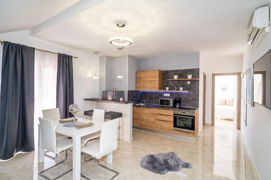 Sandito Apartments gallery image 13