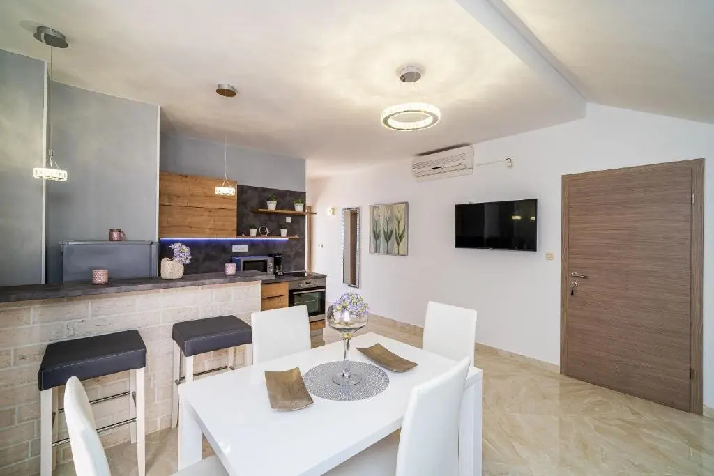 Sandito Apartments gallery image 14