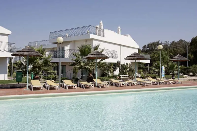 Bayside Salgados Apartments