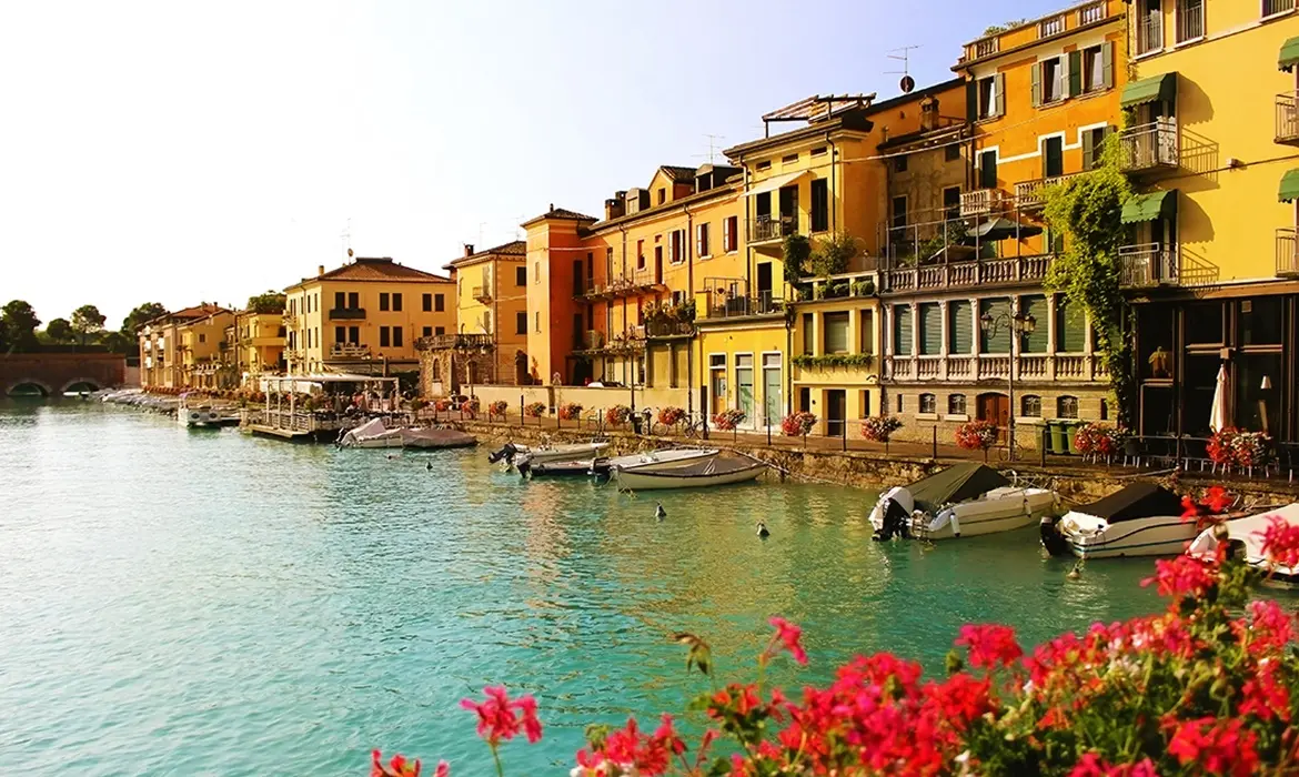 Peschiera gallery image 11