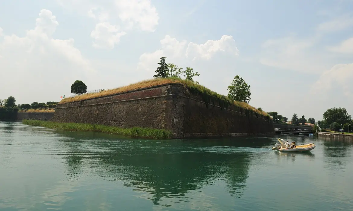 Peschiera gallery image 4