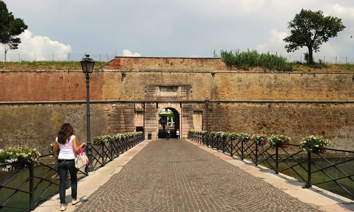 Peschiera gallery image 5
