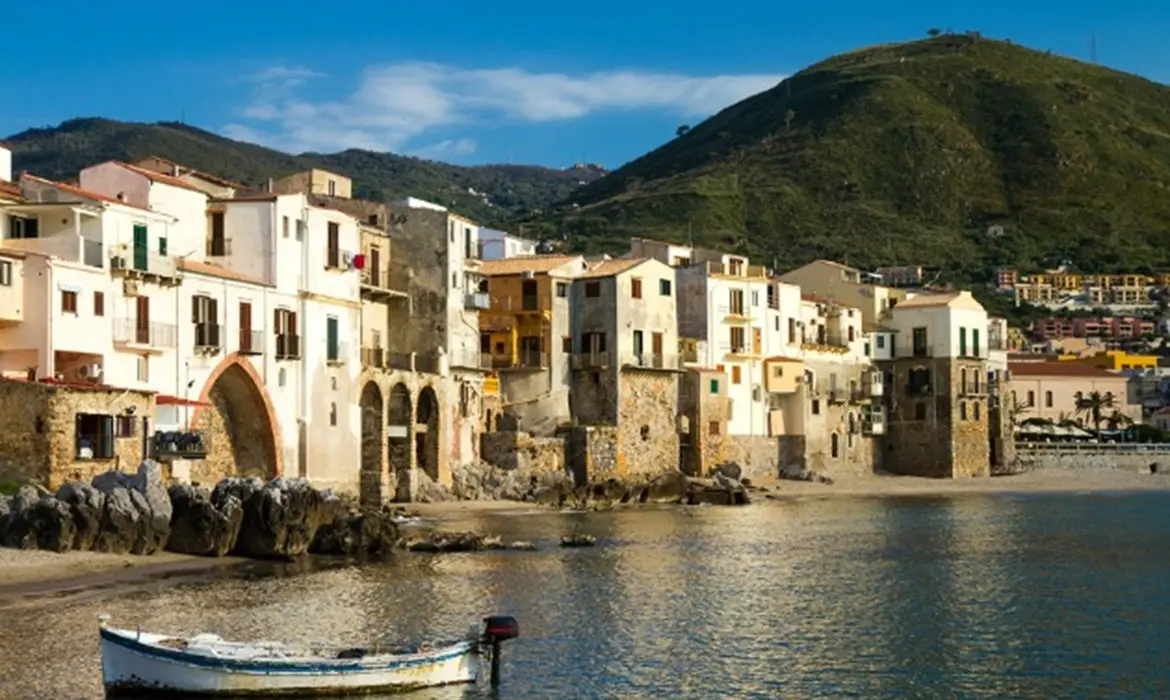Cefalu gallery image 2