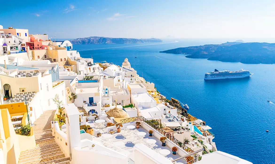 Fira gallery image 2