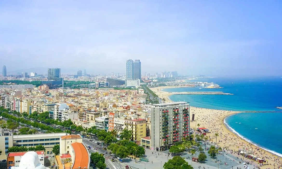 Paseo Maritimo / Beach Area gallery image 1