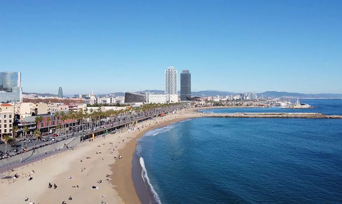 Paseo Maritimo / Beach Area gallery image 2